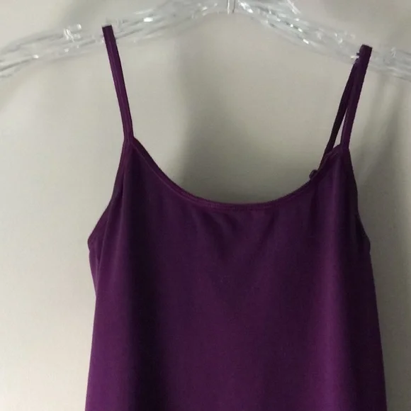 Like brand new tank top - Picture 2 of 8